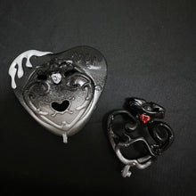 Afbeelding in Gallery-weergave laden, Actual Black Spade resin product photograph showing textured dark finish and clear and red gem accents