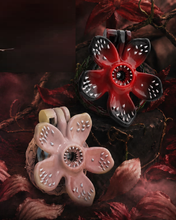 Afbeelding in Gallery-weergave laden, Flower Bud Chastity Device