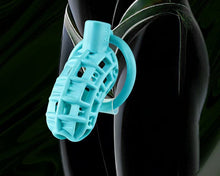 Lade das Bild in den Galerie-Viewer, Gteen ABS Mesh Chastity Cage
