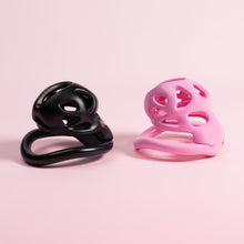 Afbeelding in Gallery-weergave laden, Hera's Invisible Male Chastity Cage 7
