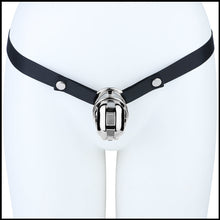 Lade das Bild in den Galerie-Viewer, Yaokai chastity cage worn with black waist strap on mannequin