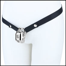 Lade das Bild in den Galerie-Viewer, Front mannequin view of Yaokai chastity cage with strap