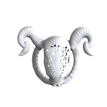 Afbeelding in Gallery-weergave laden, Goat Horn Chastity Cage
