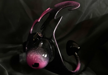 Lade das Bild in den Galerie-Viewer, Heart of the Devil With Plug 16
