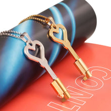 Lade das Bild in den Galerie-Viewer, Heart Shaped Chastity Key Necklace -1
