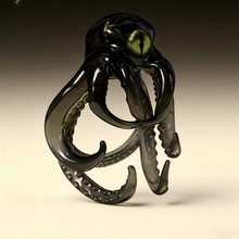 Afbeelding in Gallery-weergave laden, One-Eyed Octopus Chastity Device
