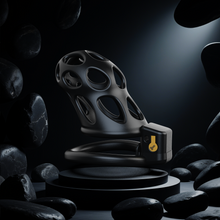 Lade das Bild in den Galerie-Viewer, Pebble Breathable Chastity Device
