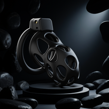 Lade das Bild in den Galerie-Viewer, Pebble Breathable Chastity Device
