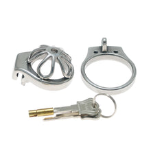 Lade das Bild in den Galerie-Viewer, Clover cage, base ring, lock and keys
